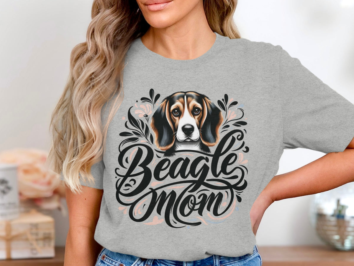 Grey t-shirt featuring a beagle's face and the text "Beagle Mom".